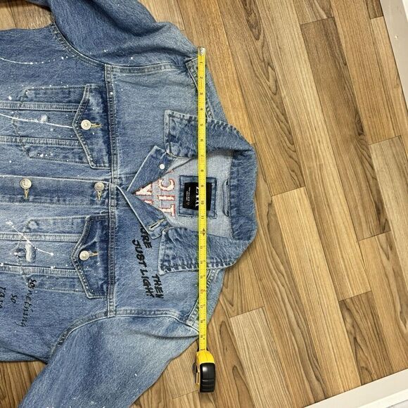 Zara Men’s Sz M Jean Denim Jacket Critical Thinker So Many Choices Just Light - Picture 14 of 16